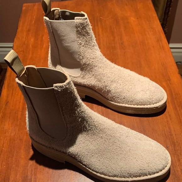 yeezy suede chelsea boot